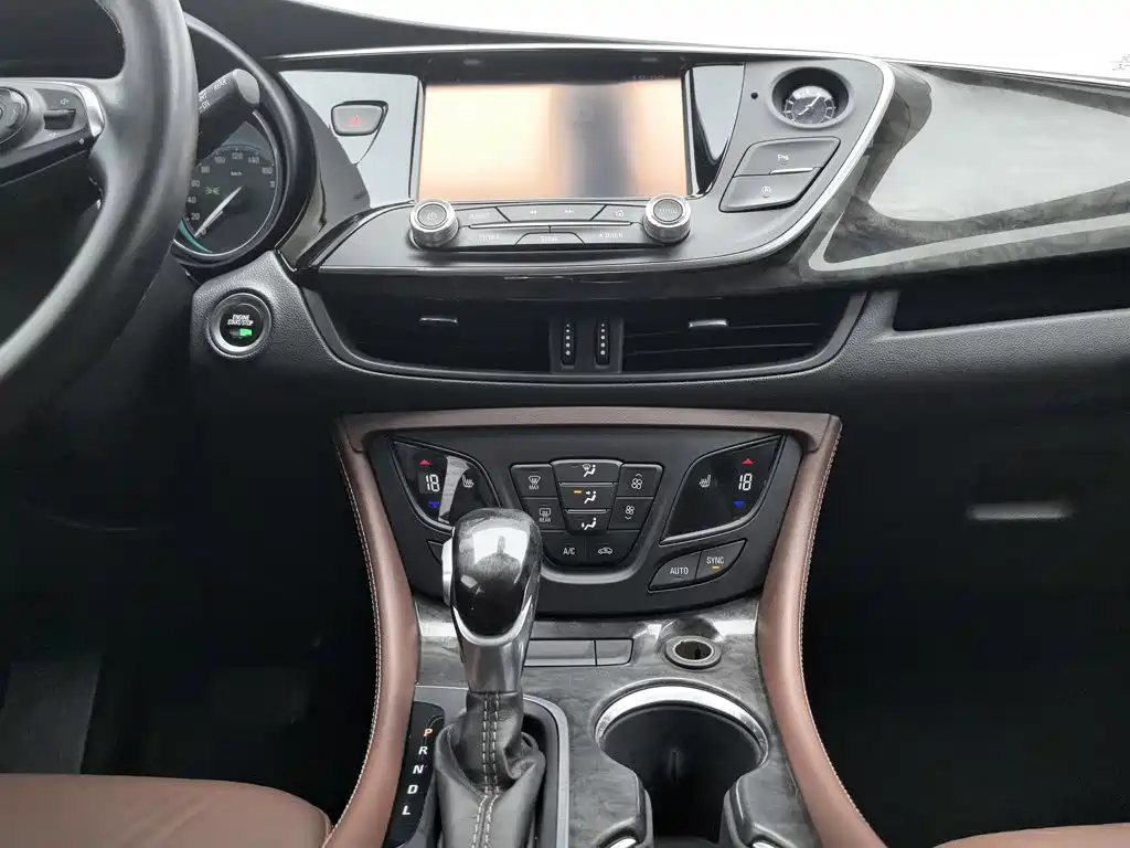 Фото 12 - Buick Envision Plus