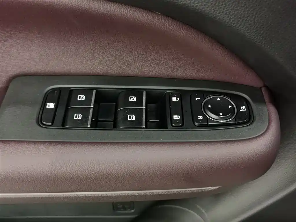 GAC Trumpchi Trumpchi M6 2021 PRO 270T DCT Premium Edition фото 9
