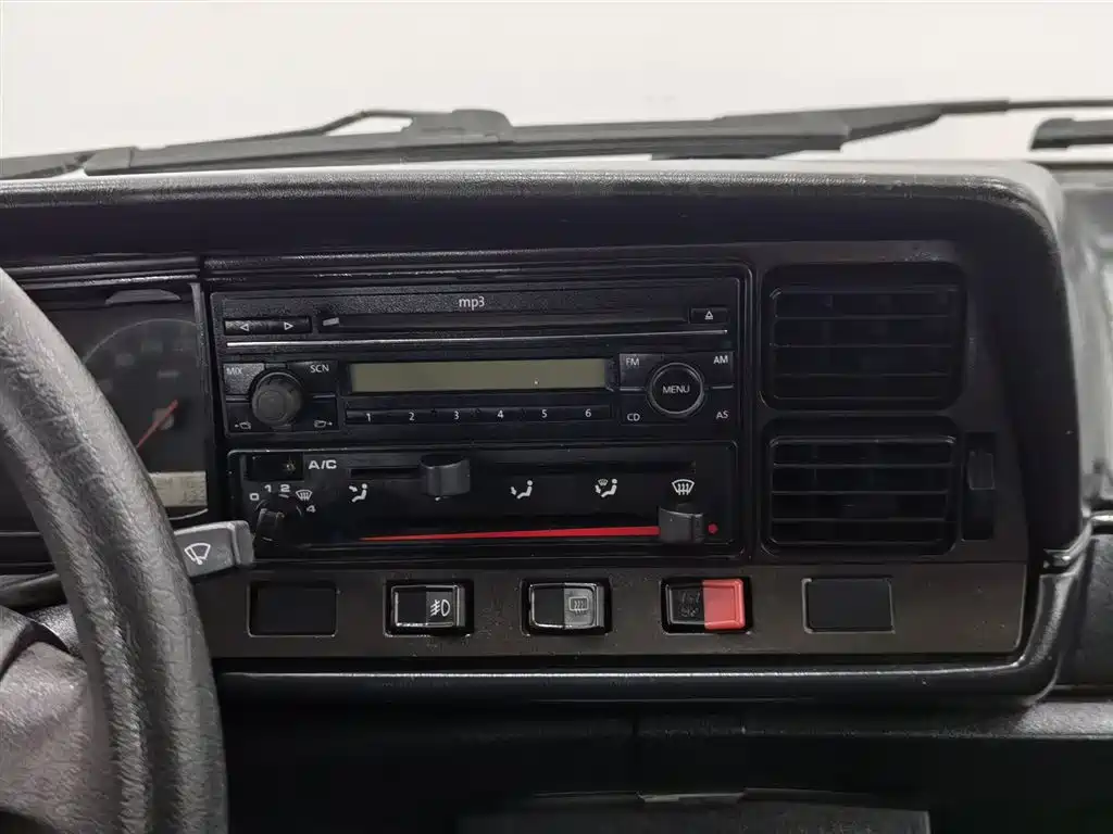 Volkswagen Santana Classic 2007 Model 1.8L Scenic Edition фото 12