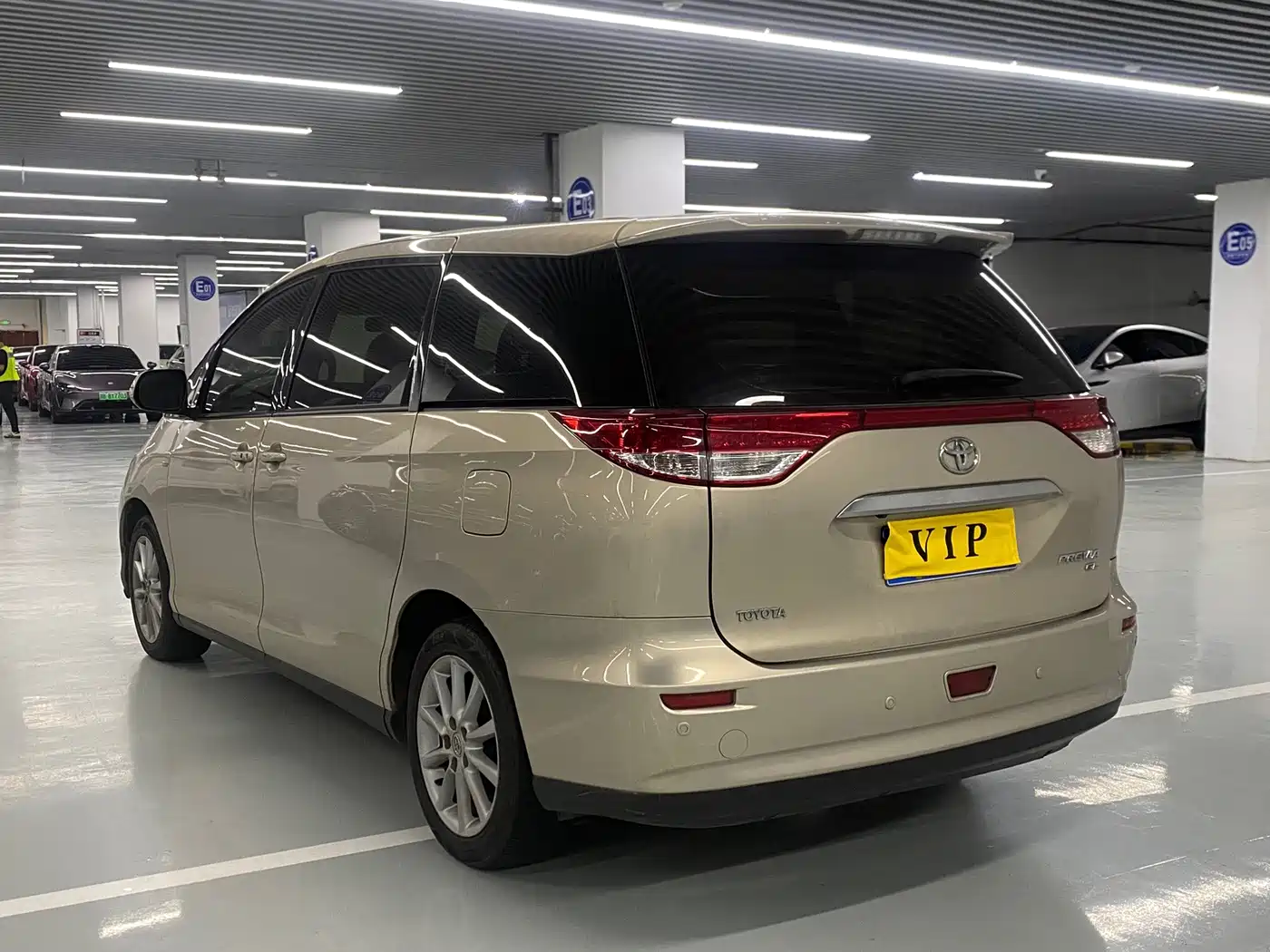 Toyota Previa 2014 2012 2.4L 7-Seater Luxury Edition