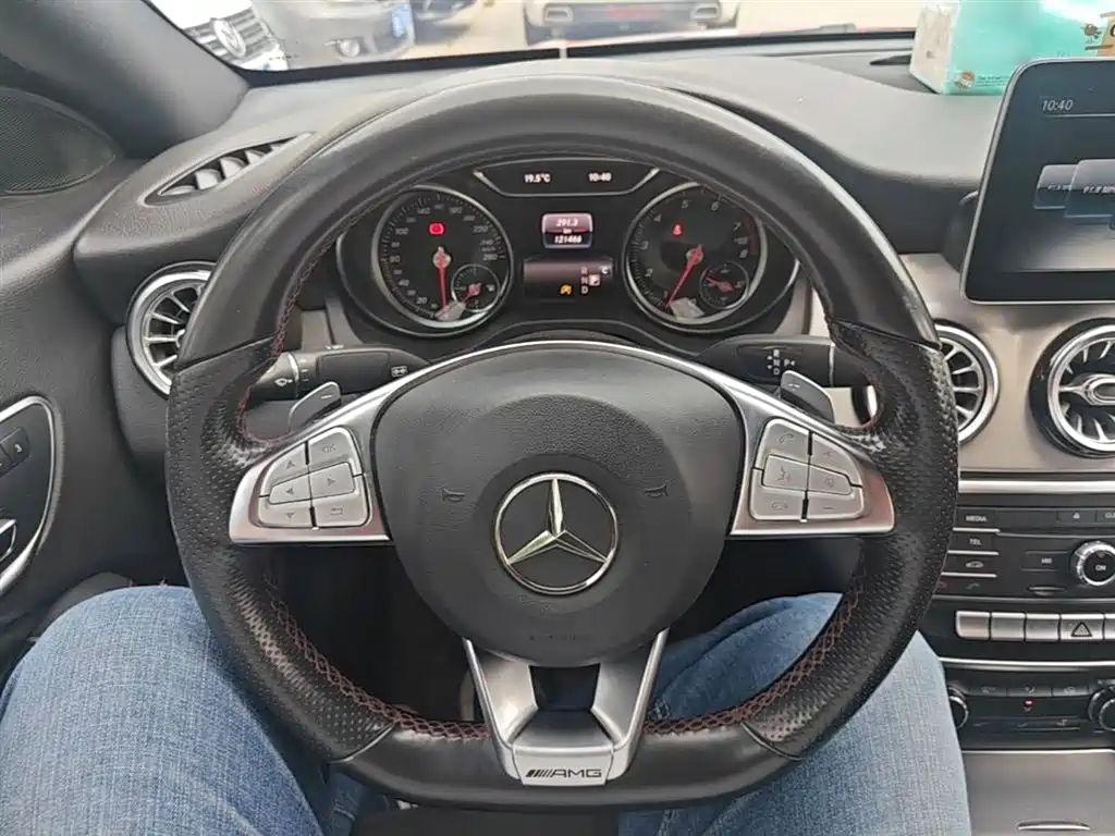 Photo 6 - Mercedes-Benz CLA (Import)