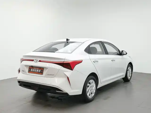 Hyundai Verna 2020 1.4L Manual GLS Cool Edition — фото 2