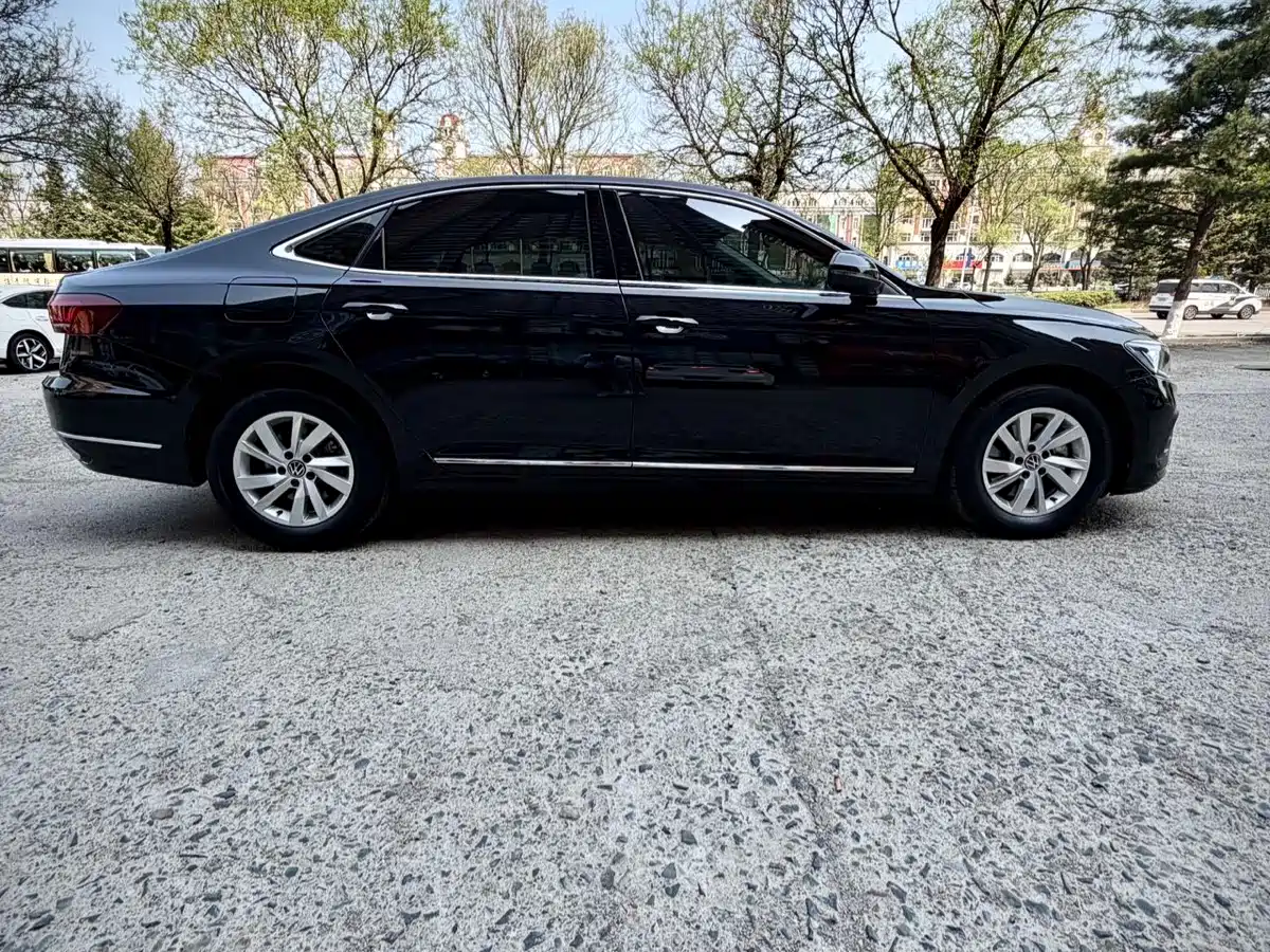 Volkswagen Passat 2022 280TSI Business Edition фото 7