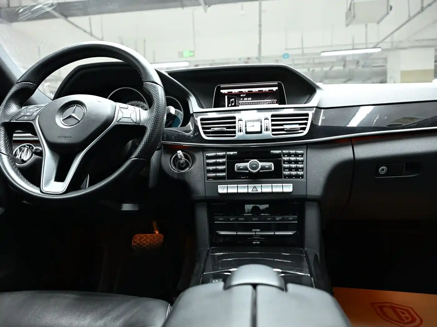 Mercedes-Benz E-Class 2014 E 300 L Sport фото 2