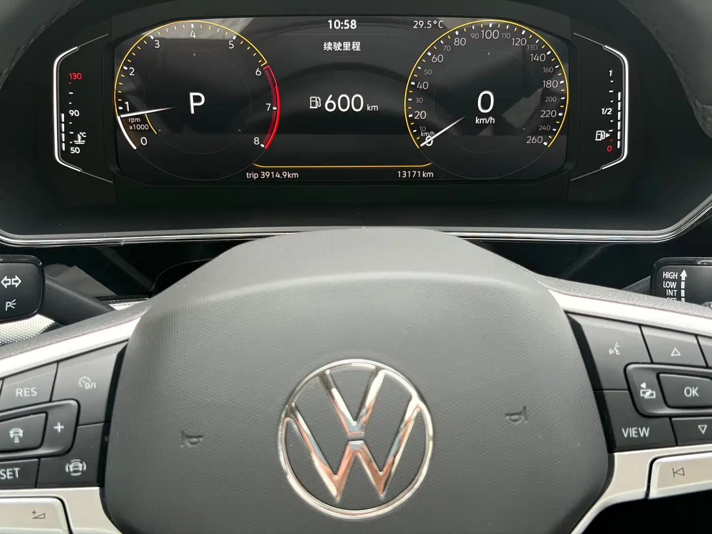 Volkswagen Passat 2025 Outstanding 380TSI Starlight Dragon Soaring Edition фото 7