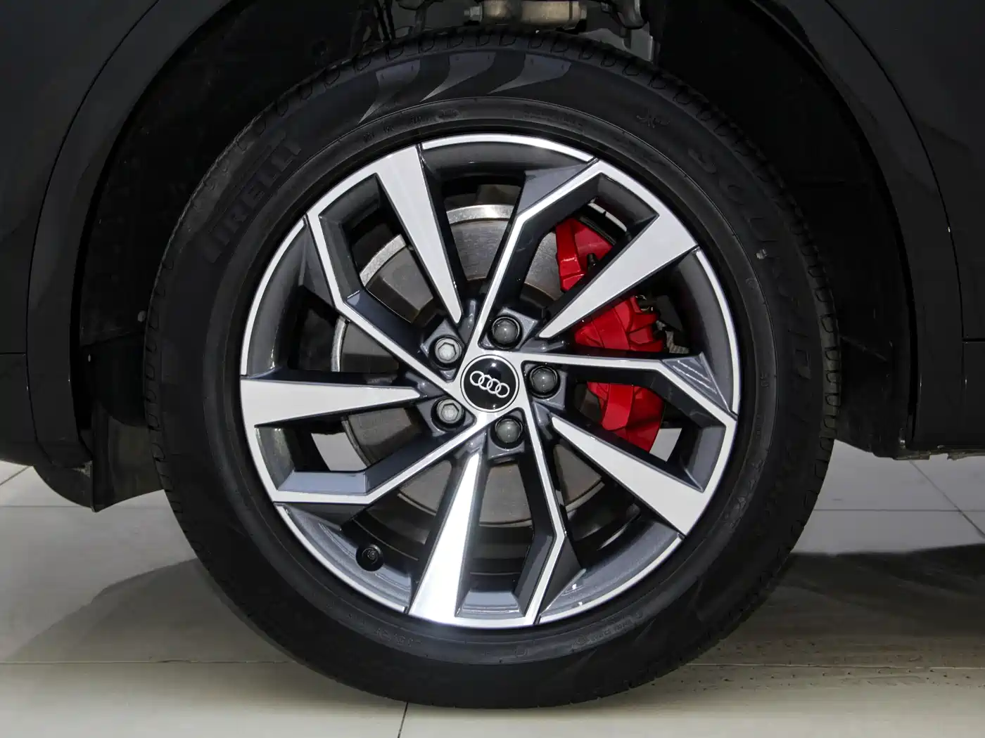 Audi Q5L 2024 Model 40 TFSI Luxury Dynamic фото 30