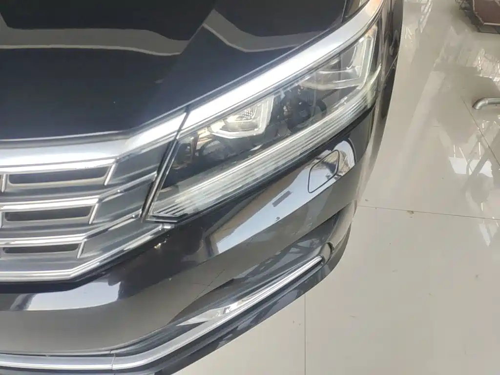 Фото 24 - Volkswagen Passat