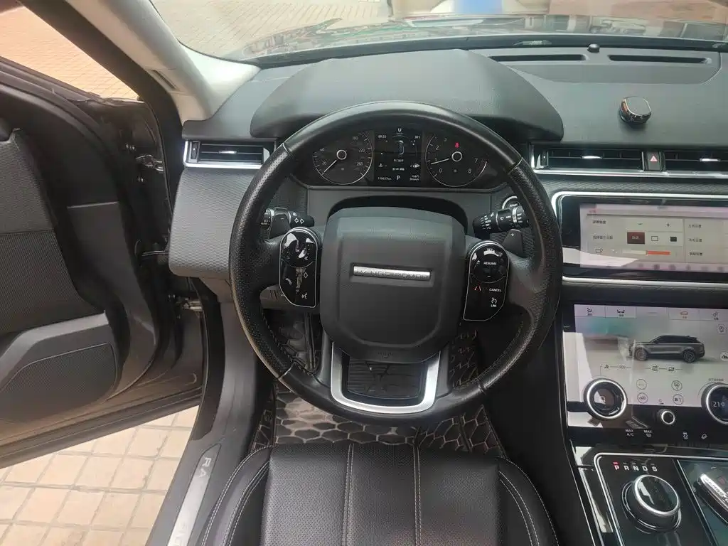 Фото 3 - Land Rover Range Rover Velar