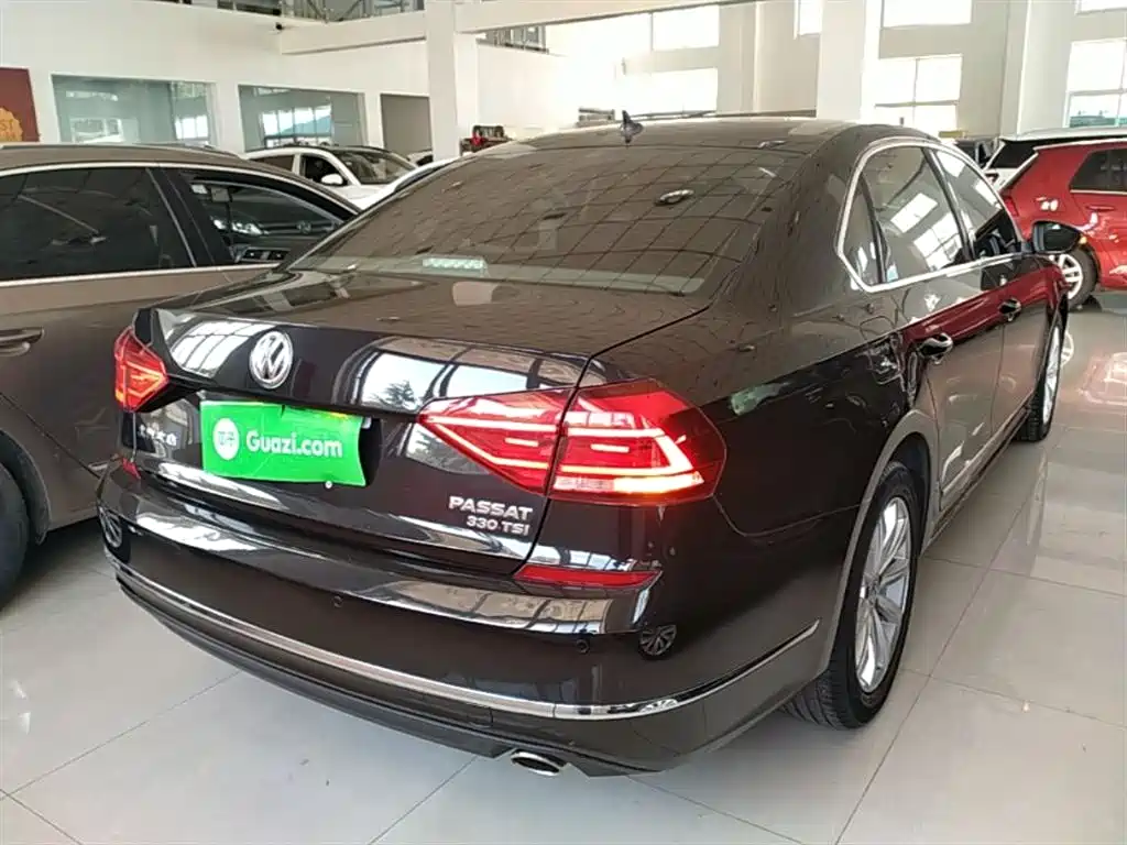 Volkswagen Passat 2017 330TSI DSG Prestige фото 7