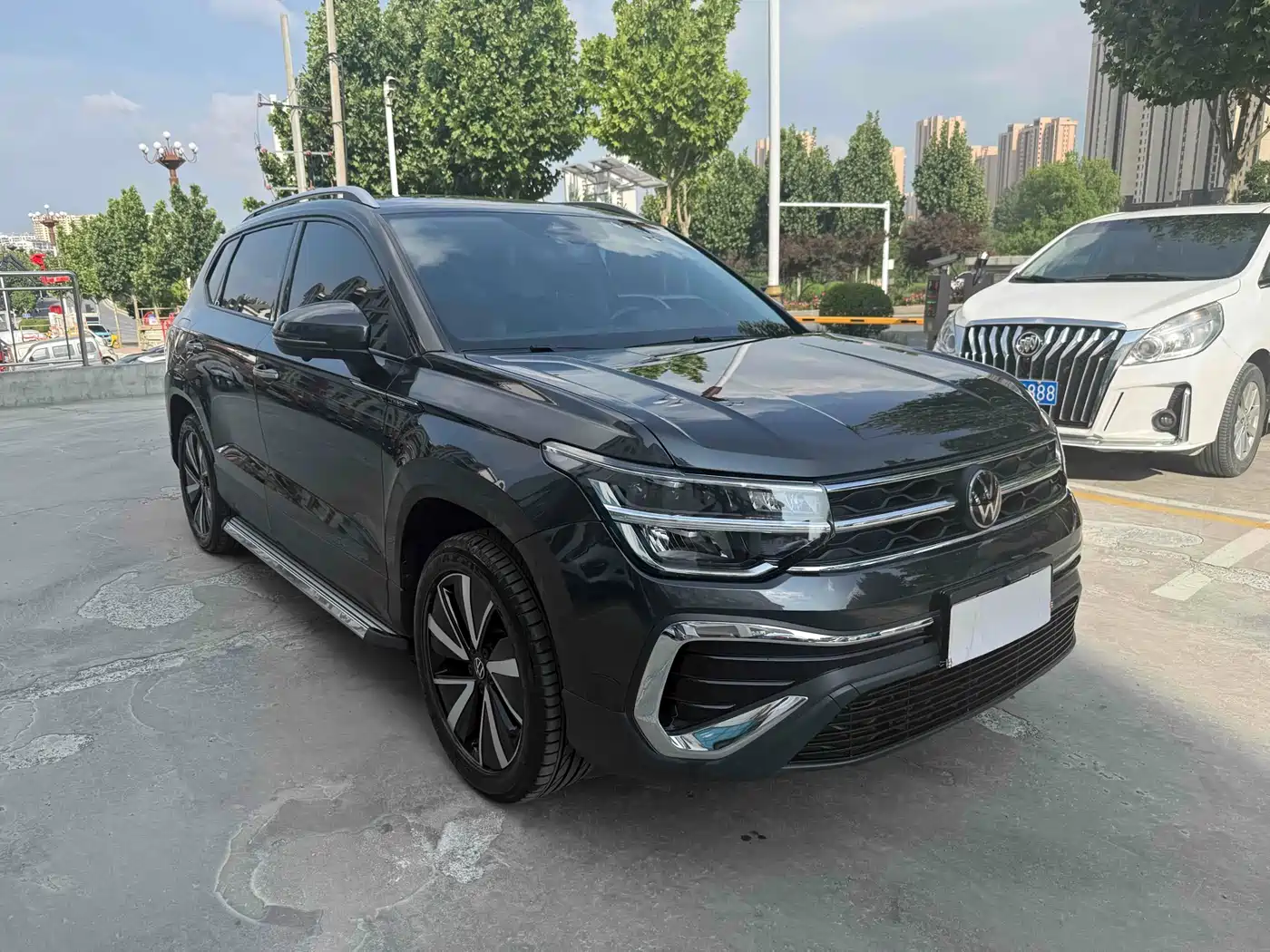 Volkswagen Tharu 2023 300TSI 2WD Bright Moon Edition фото 3