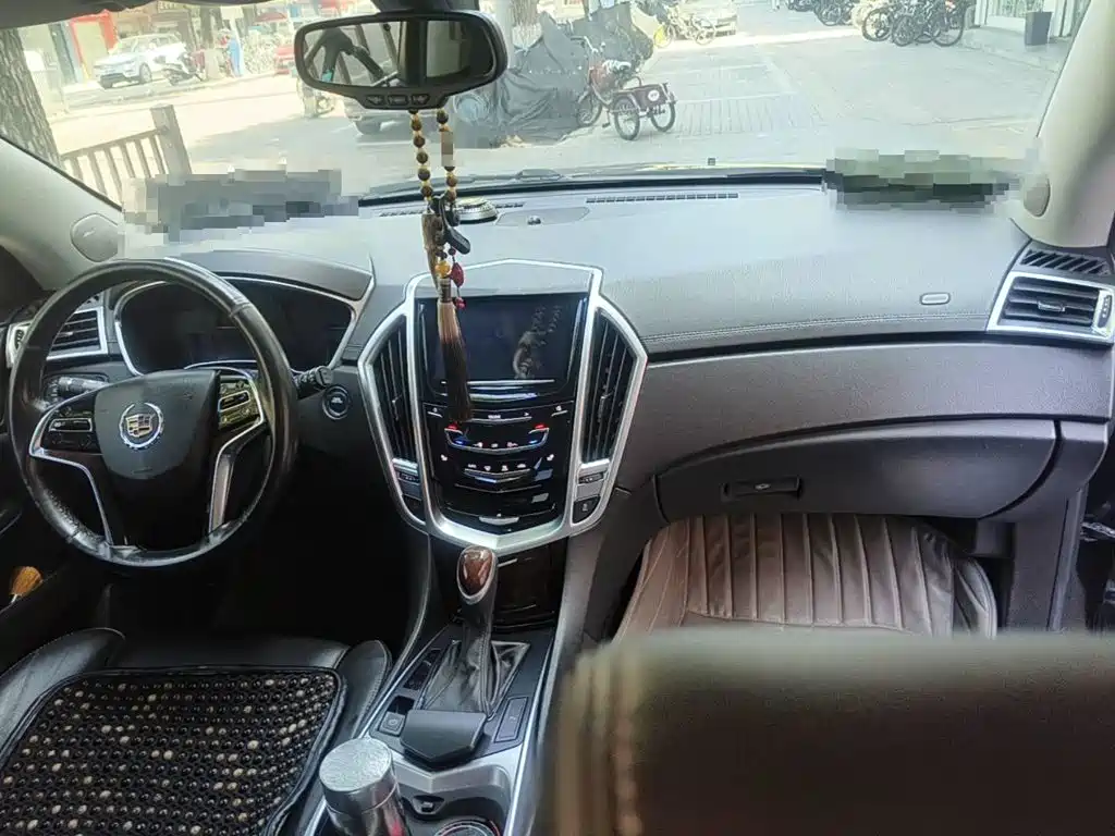 Photo 12 - Cadillac SRX