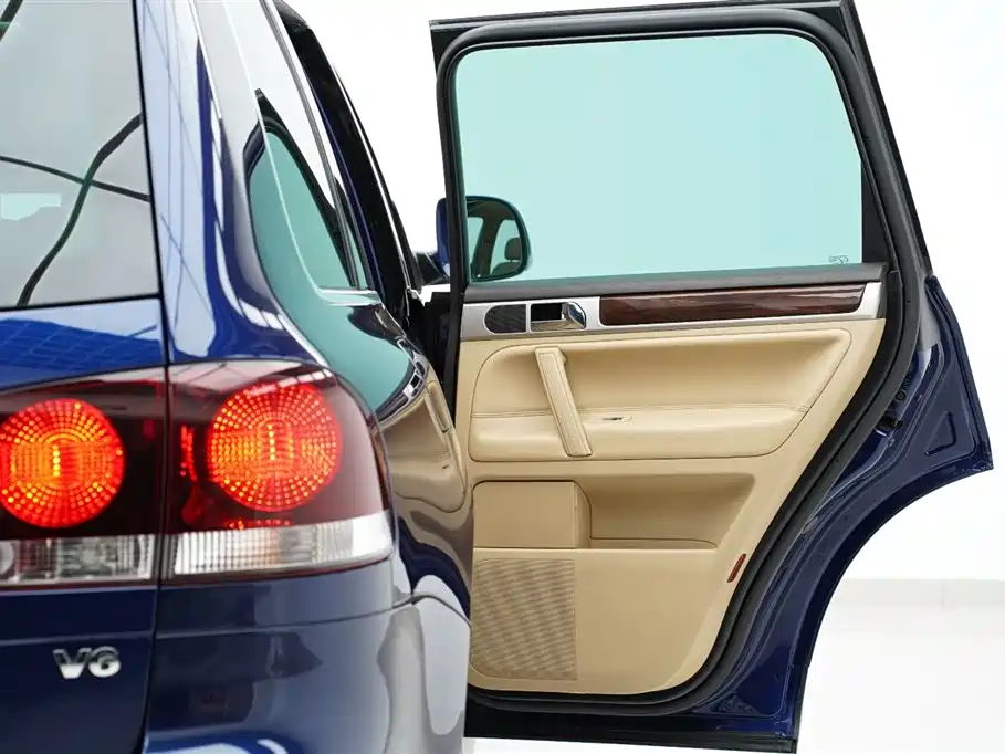 Volkswagen Touareg 2007 3.6L Luxury фото 27