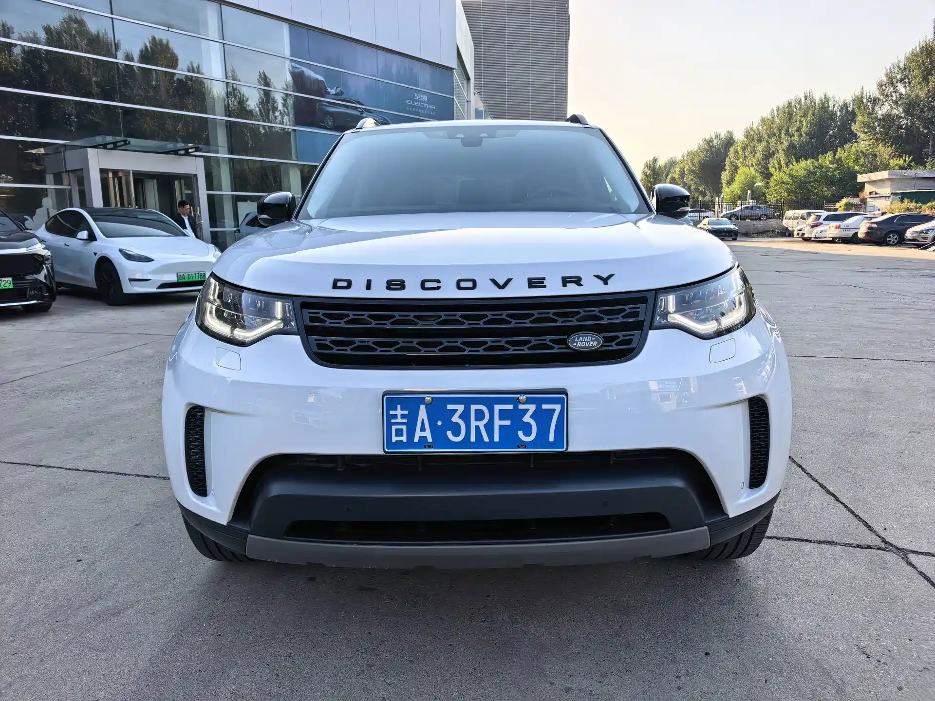 Photo 2 - Land Rover Discovery