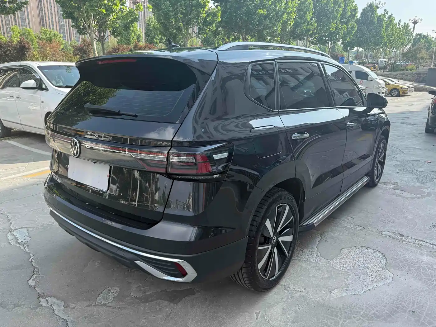 Volkswagen Tharu 2023 300TSI 2WD Bright Moon Edition фото 9