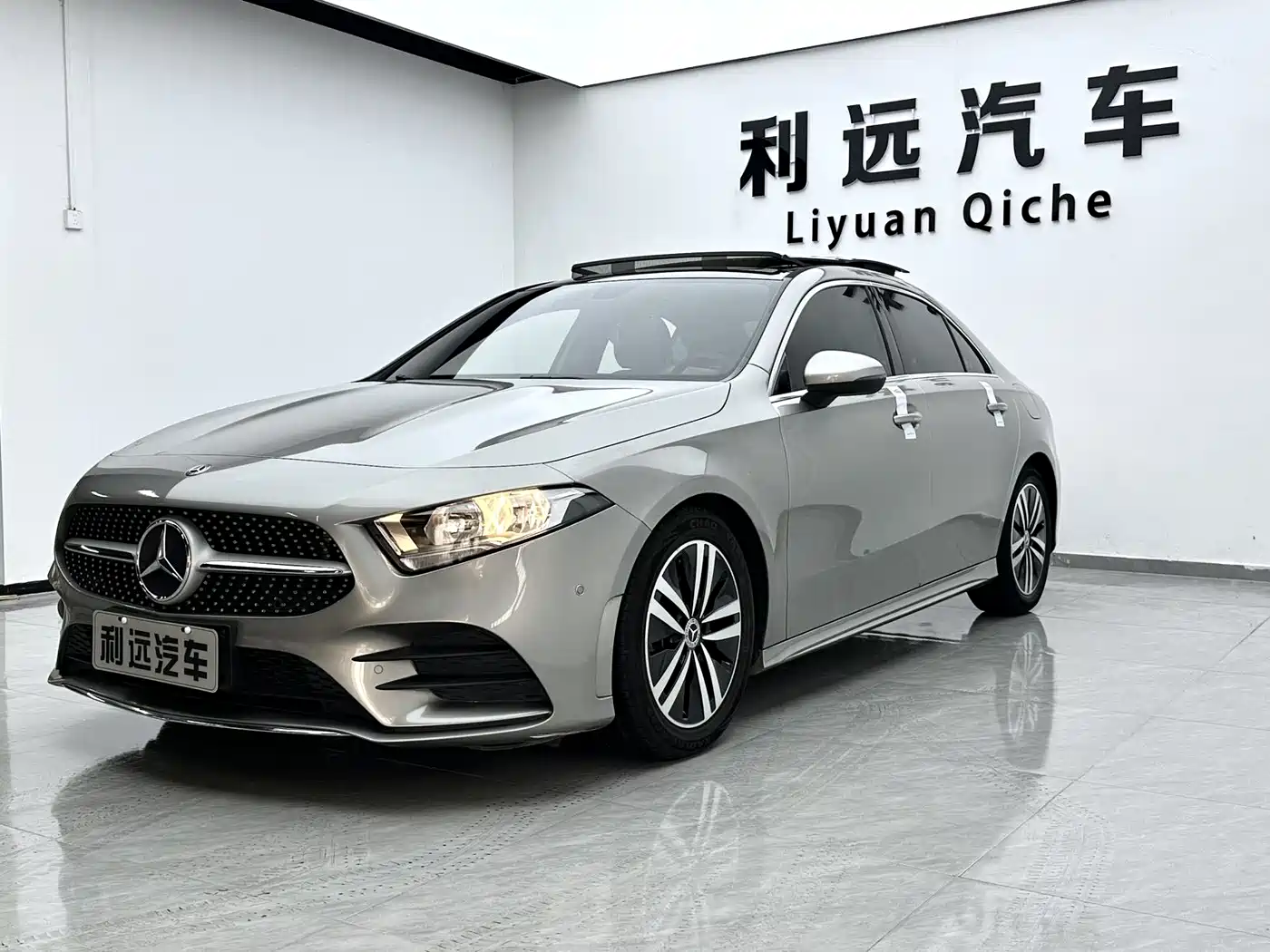 Mercedes-Benz A-Class 2019 A 180 L Sport Sedan фото 4