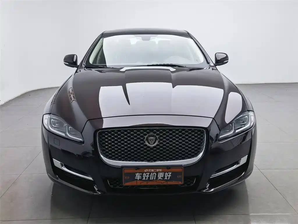JAGUAR XJ