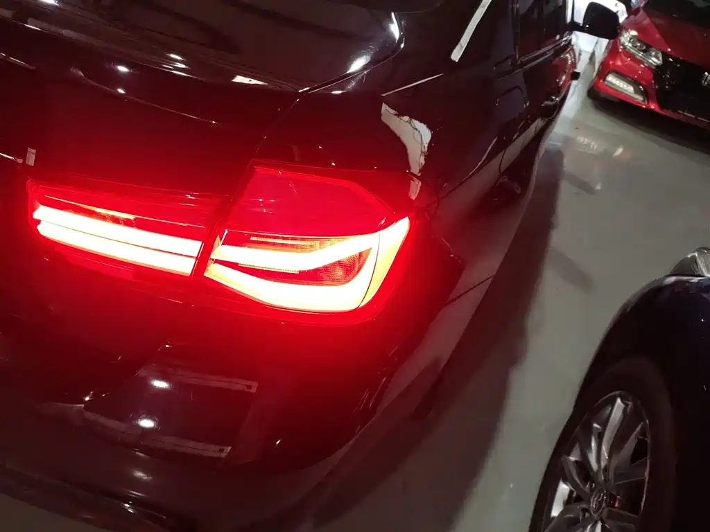 BMW 3 Series 2017 320Li M Sport фото 24