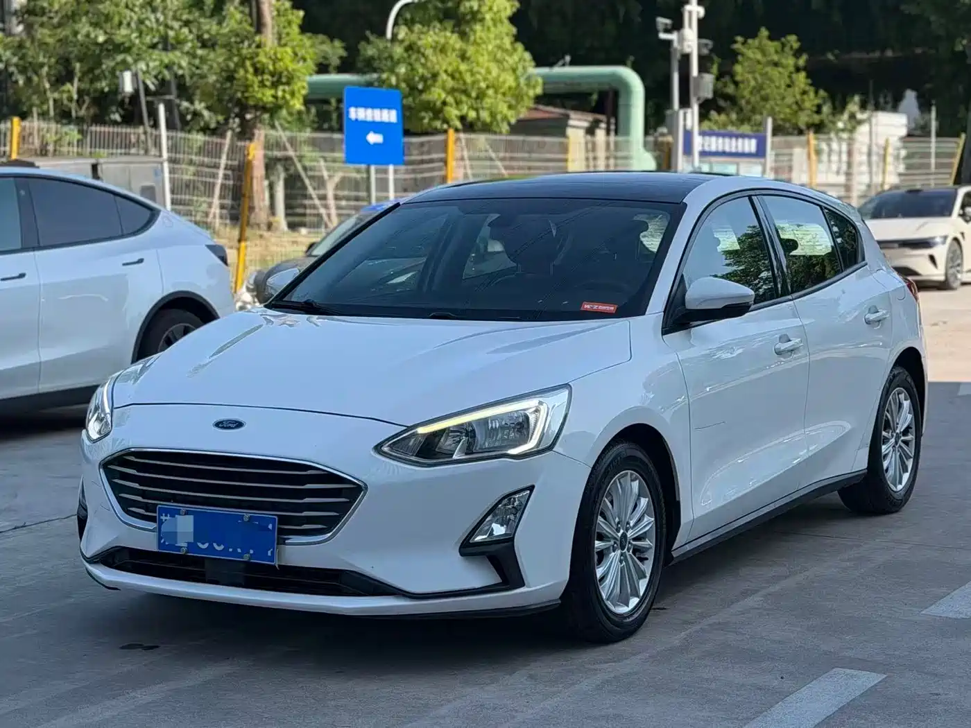 Фото 1 - Ford Focus