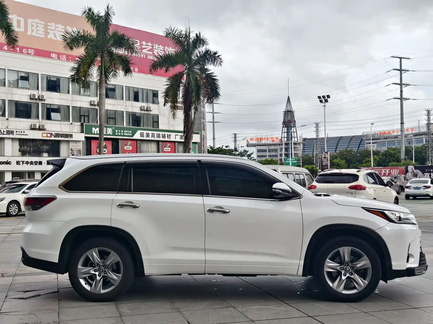 Photo 6 - Toyota Highlander