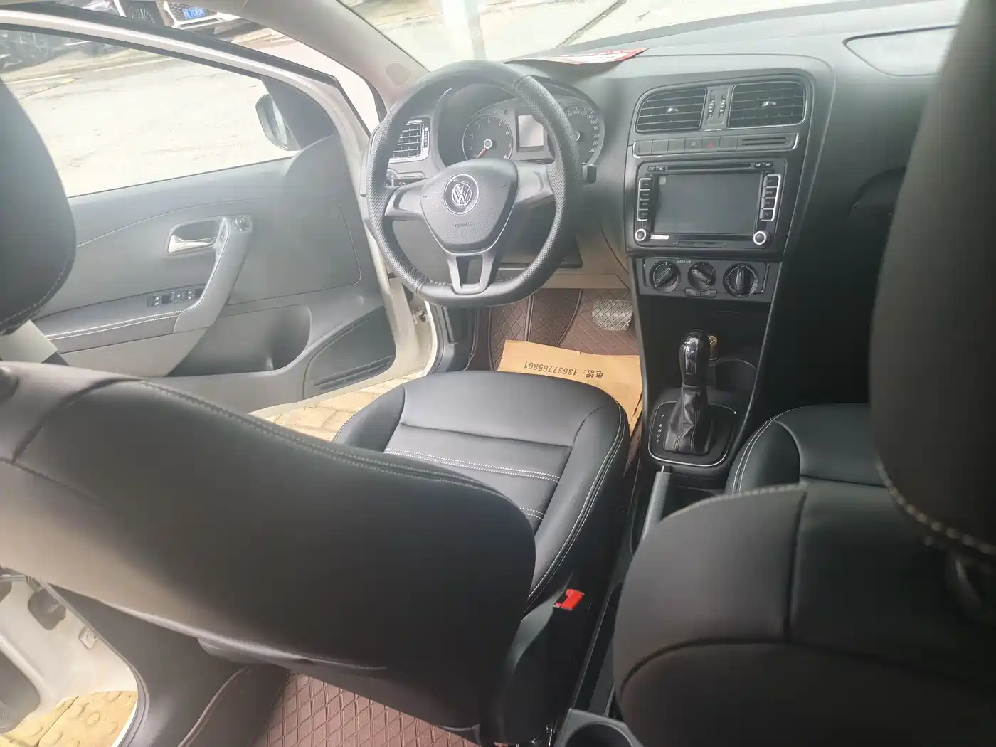 Volkswagen Polo 2016 1.4L Automatic Trend фото 10