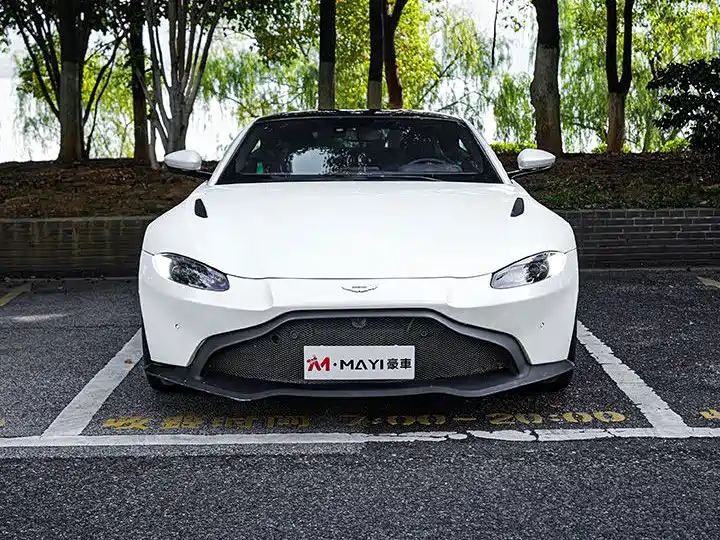 Aston Martin V8 Vantage 2021 2018 4.0T V8 Coupe