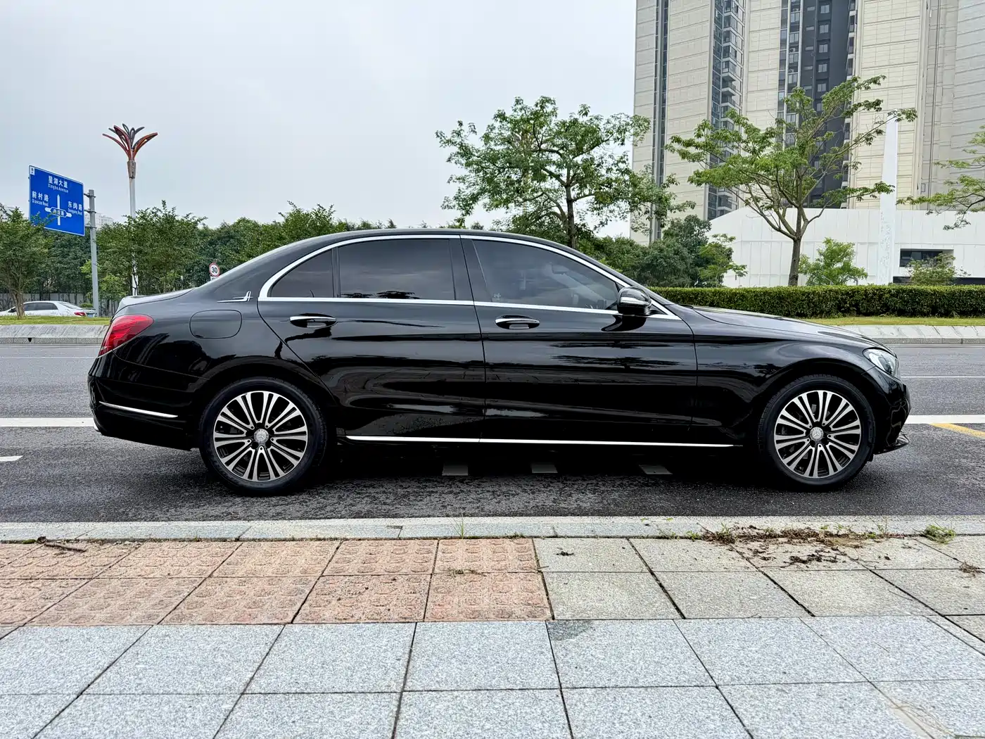 Mercedes-Benz C-Class 2015 Facelift C 200 L фото 6