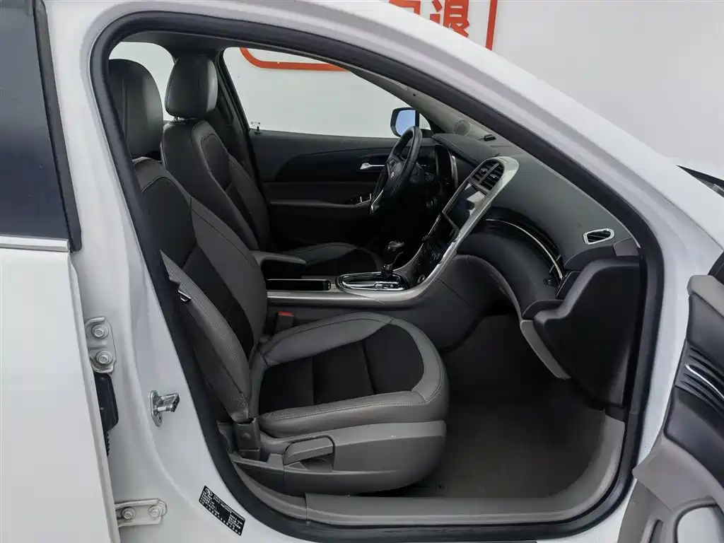 Chevrolet Malibu 2013 2.4L Automatic Luxury Edition фото 23