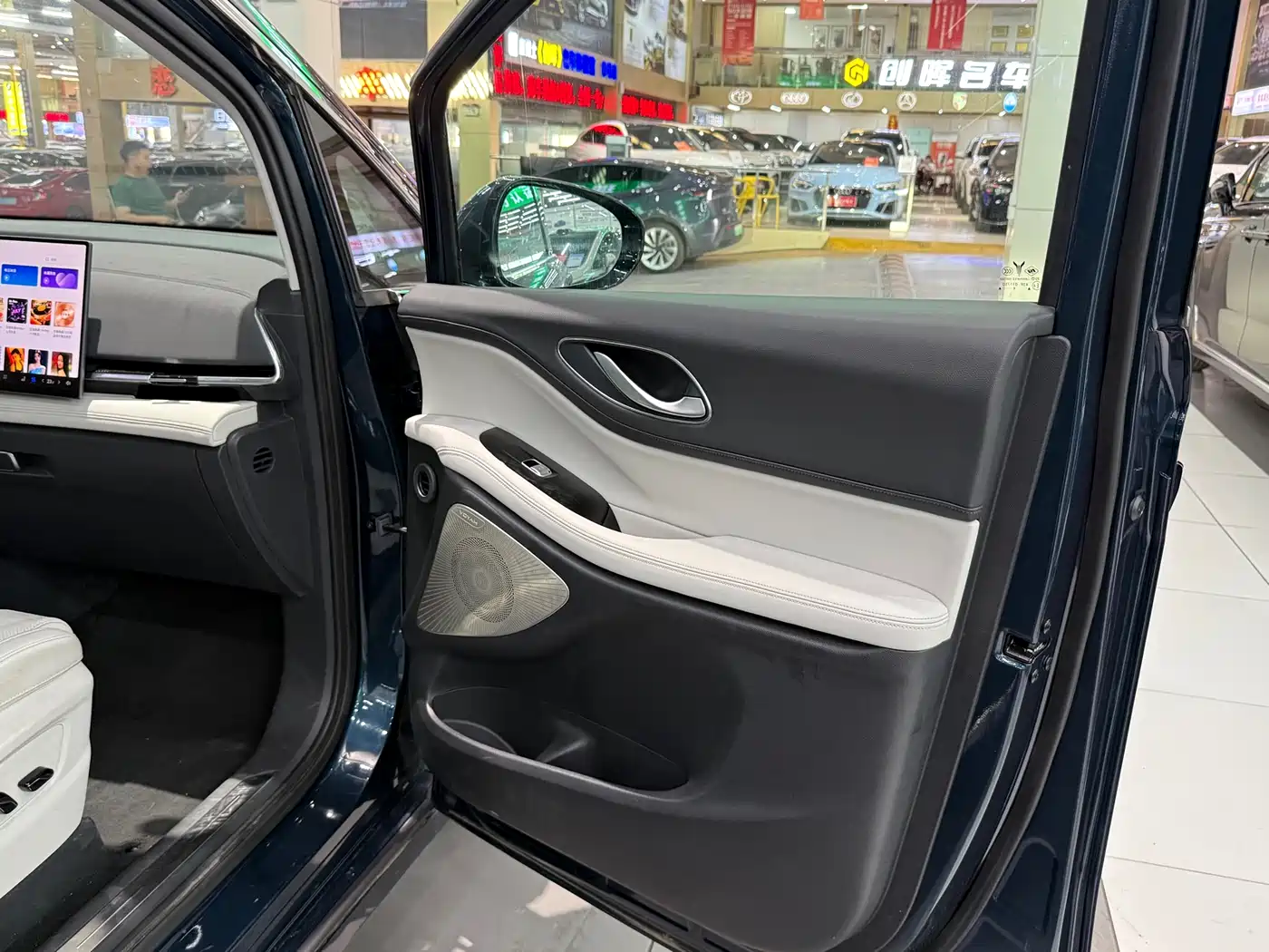 Voyah Auto Voyah Dreamer 2025 PHEV AWD Flagship Kunpeng Edition фото 20