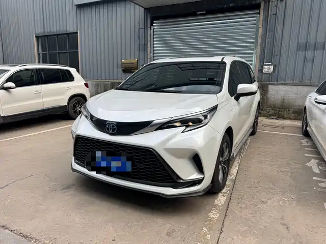 Toyota Granvia 2023