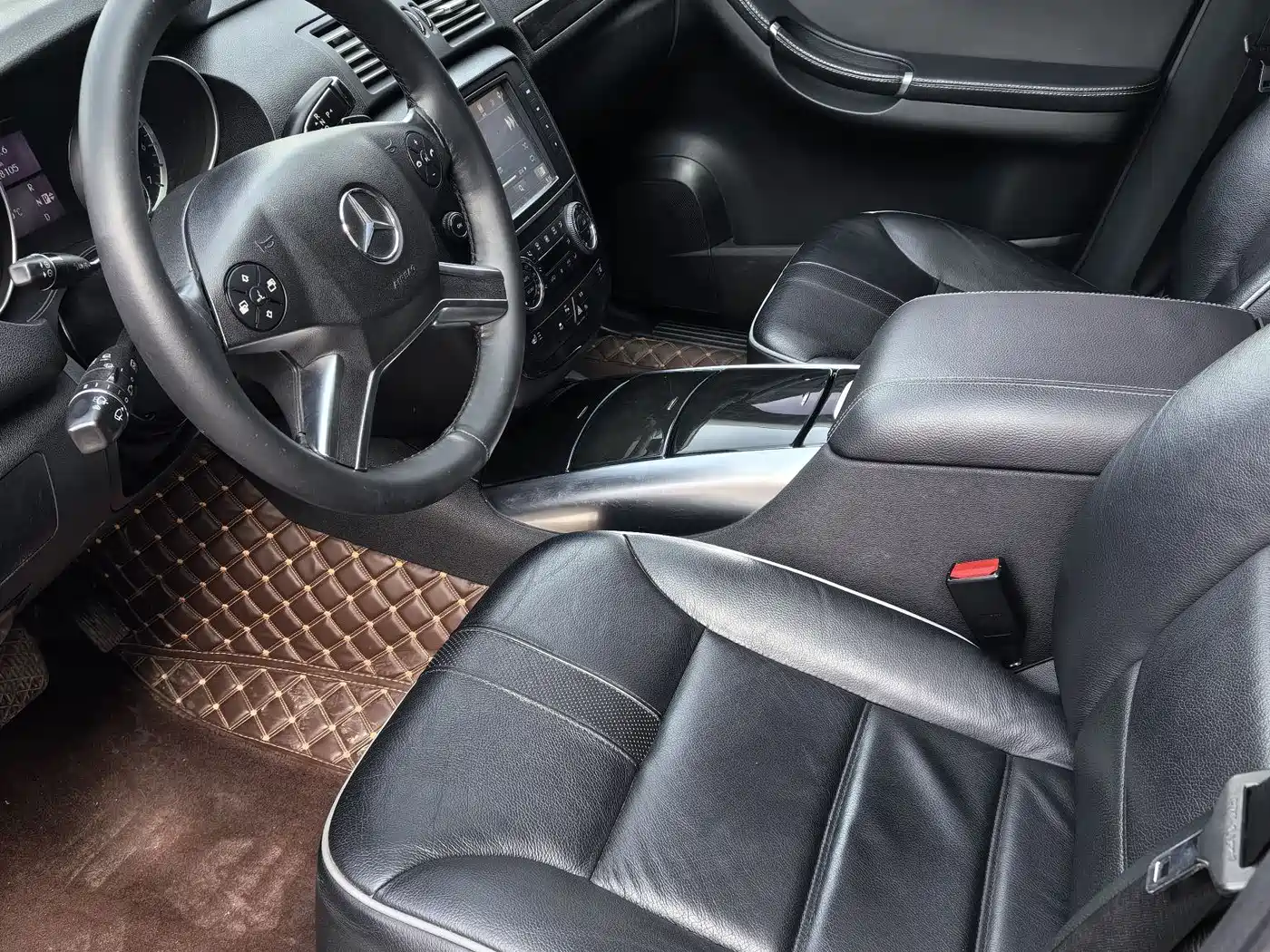 Mercedes-Benz R-Class 2017 R 320 4MATIC Business Collector's Edition фото 8
