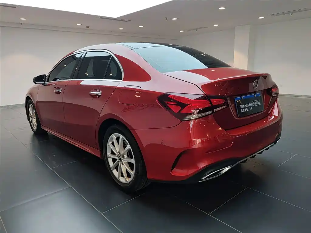 Mercedes-Benz A-Class 2019 A 200 L Sport Sedan фото 5