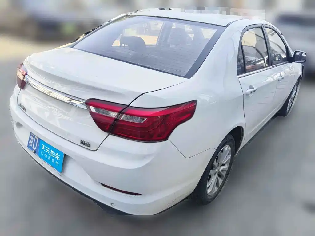 Фото 2 - Geely Vision