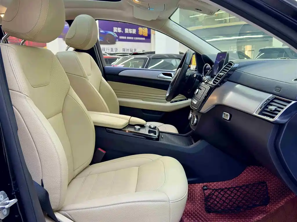 Mercedes-Benz GLE Coupe 2018 GLE 320 4MATIC Coupe SUV фото 5