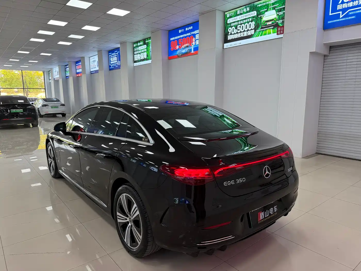 Mercedes-Benz EQE 2022 350 Luxury Edition фото 4