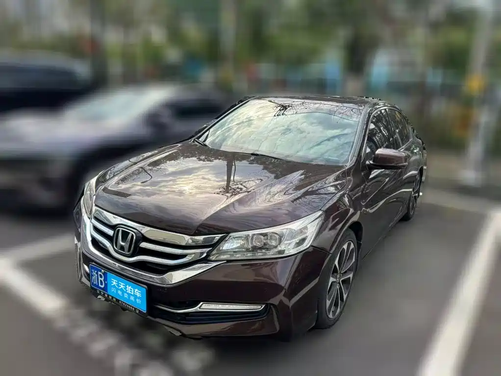 Фото 1 - Honda Accord