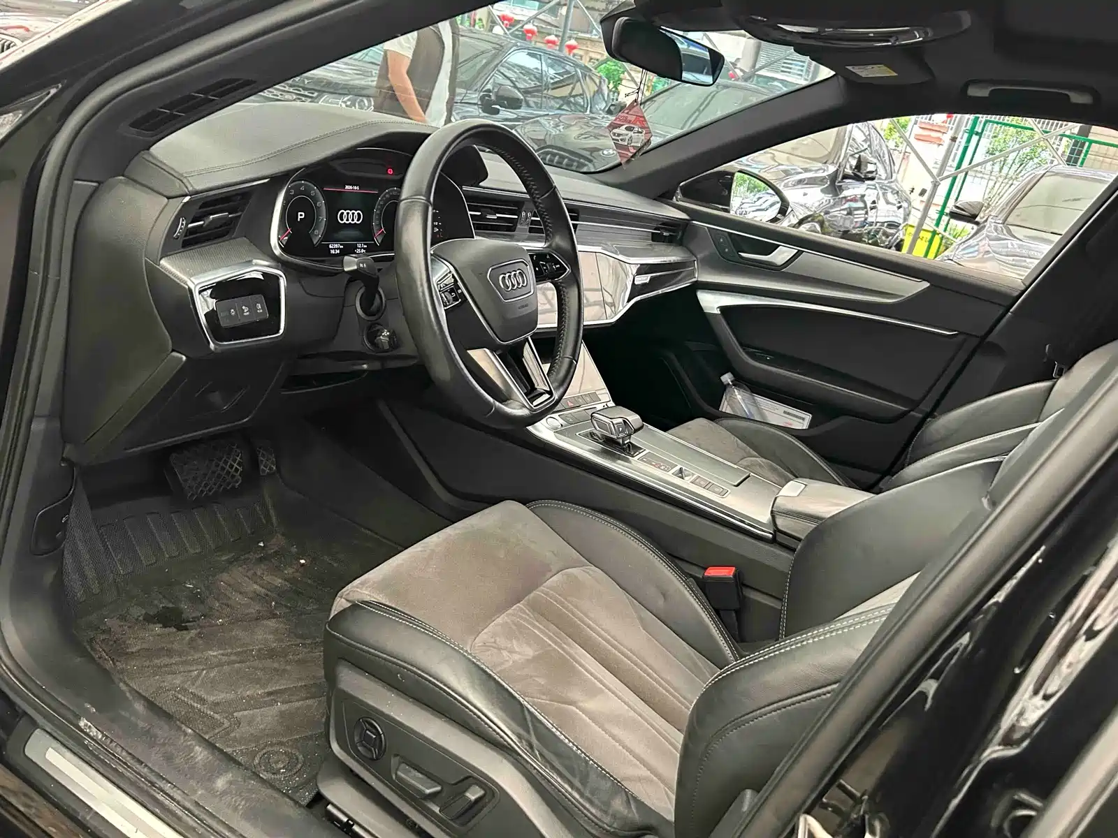 Фото 4 - Audi A6L