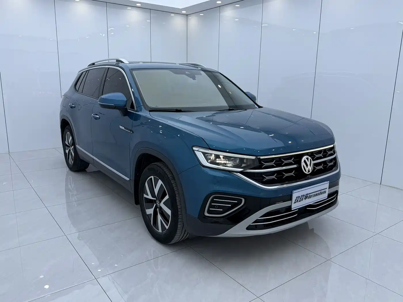 Volkswagen Tayron 2023 280TSI 2WD Luxury Plus Advanced Edition фото 3