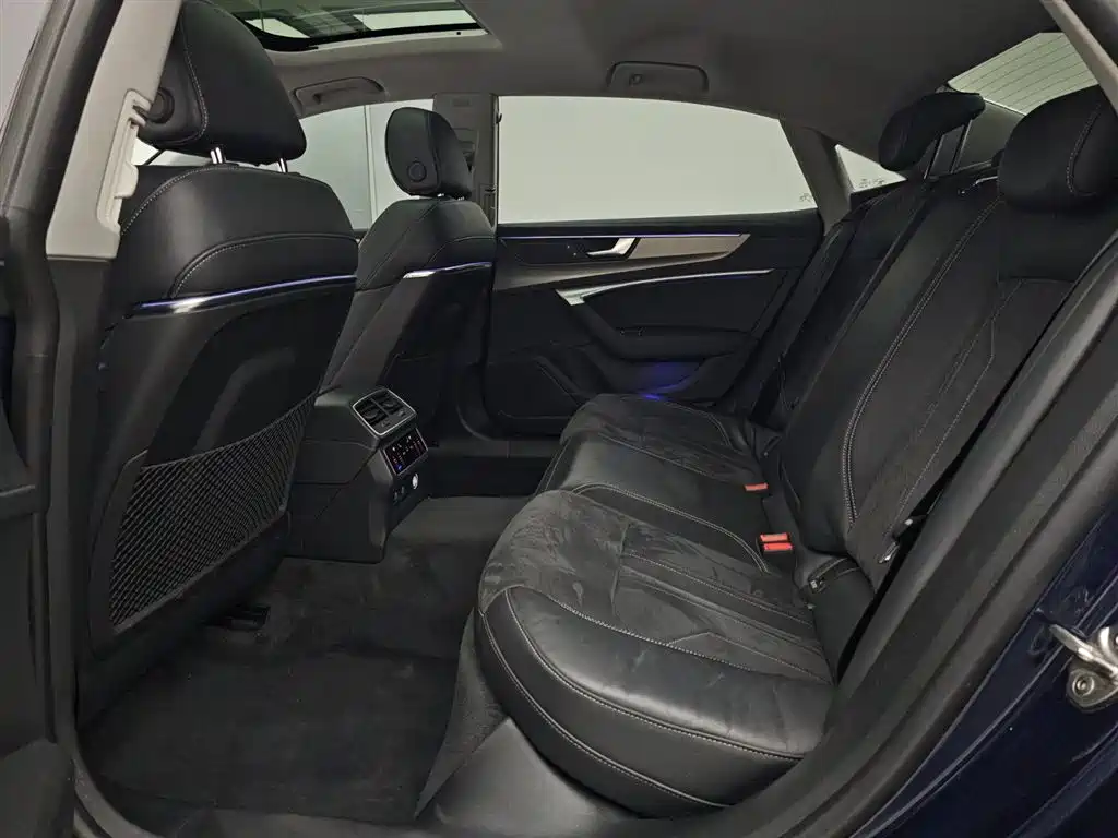 Audi A7L 2022 45 TFSI S-line Dream Builder Crystal Package фото 13