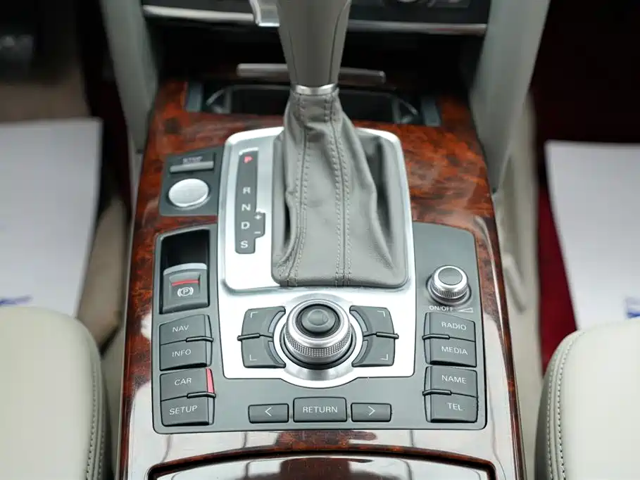 Audi A6L 2011 3.0 TFSI quattro Luxury фото 18