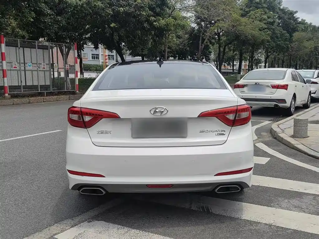 Hyundai Sonata 2015 1.6T DLX Premium фото 8