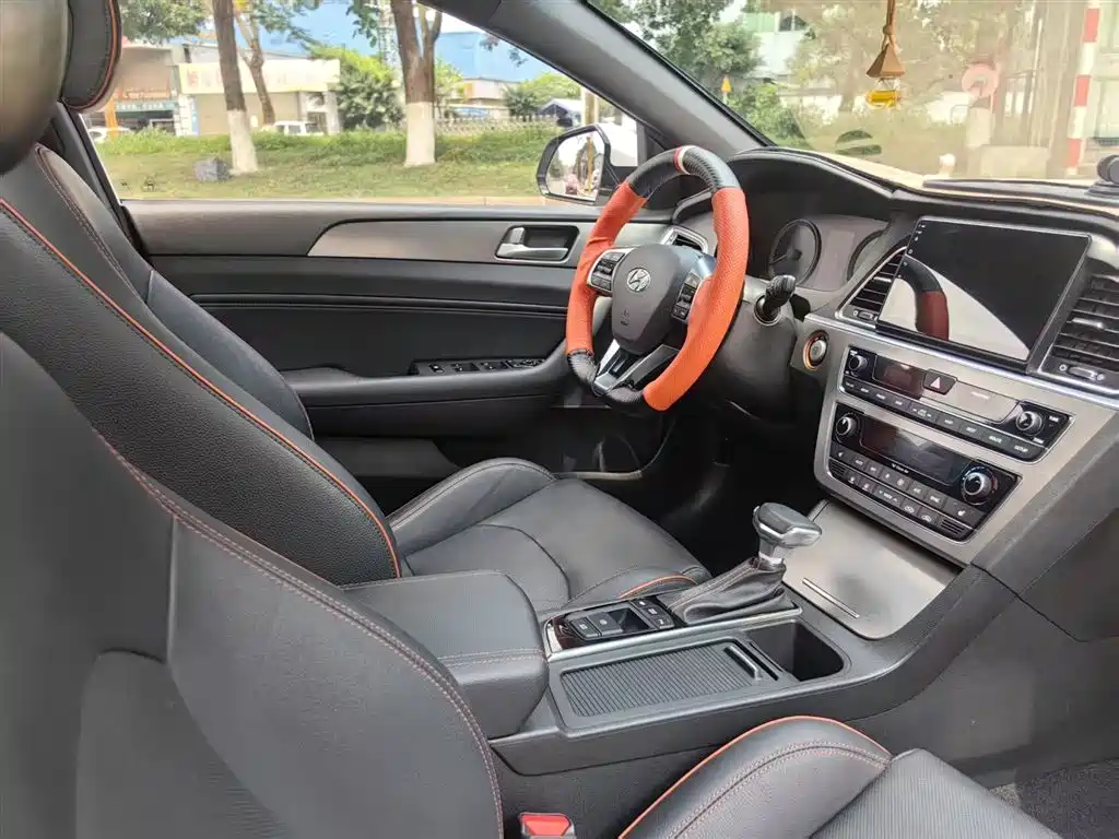 Hyundai Sonata 2015 1.6T DLX Premium фото 14