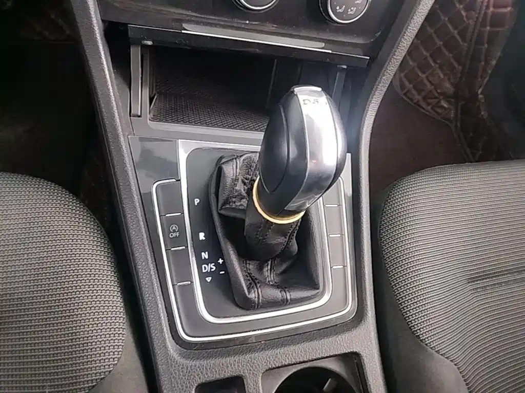 Volkswagen Golf 2018 230TSI Automatic Comfort фото 14