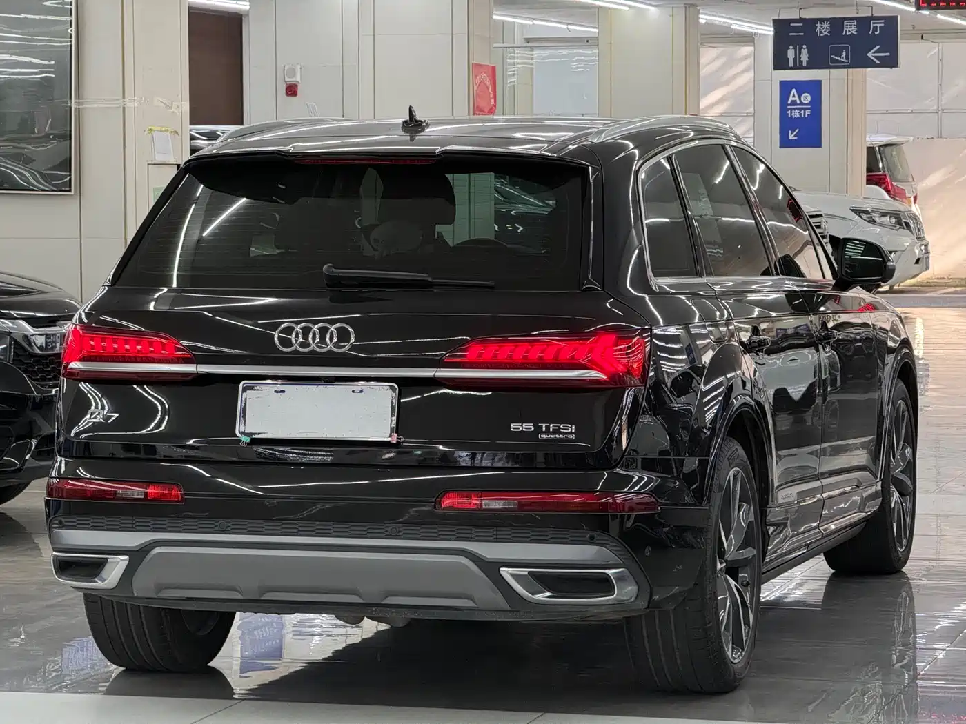 AUDI Q7