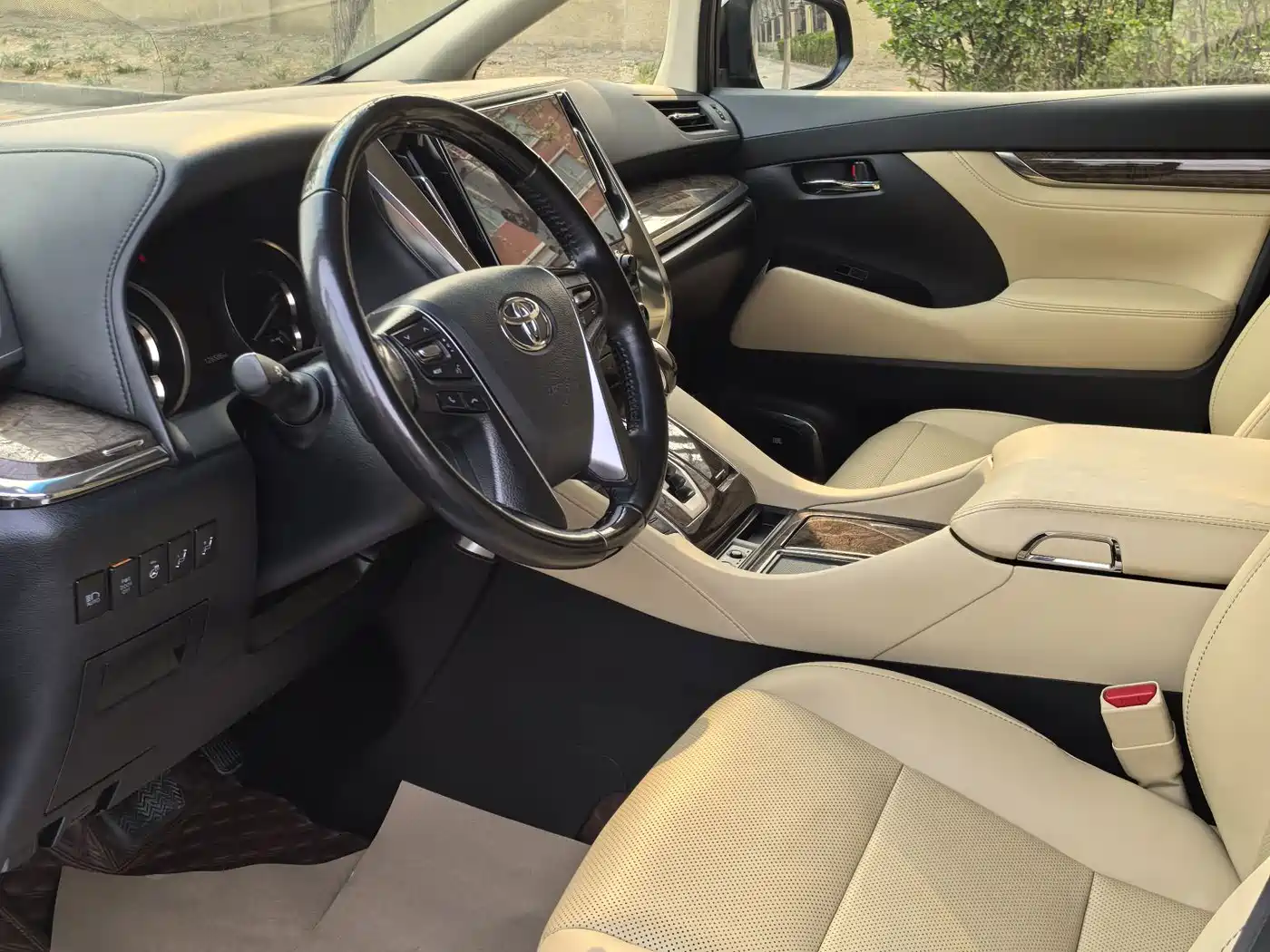 Toyota Vellfire 2021 Crown Hybrid 2.5L HV Supreme Edition фото 7