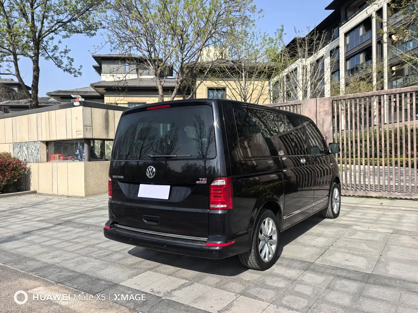 Volkswagen Multivan 2017 2.0TSI 2WD Luxury 7-Seater фото 8