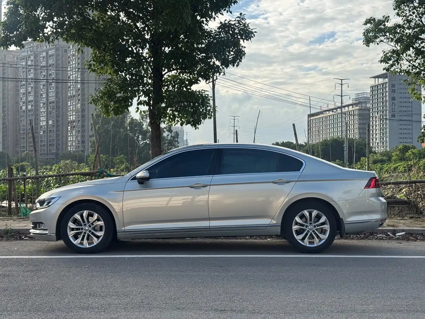 Volkswagen Magotan 2017 330TSI DSG Luxury фото 2