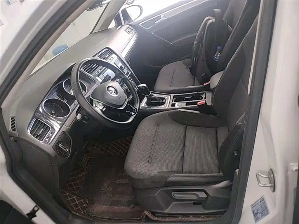 Volkswagen Golf 2018 230TSI Automatic Comfort фото 15