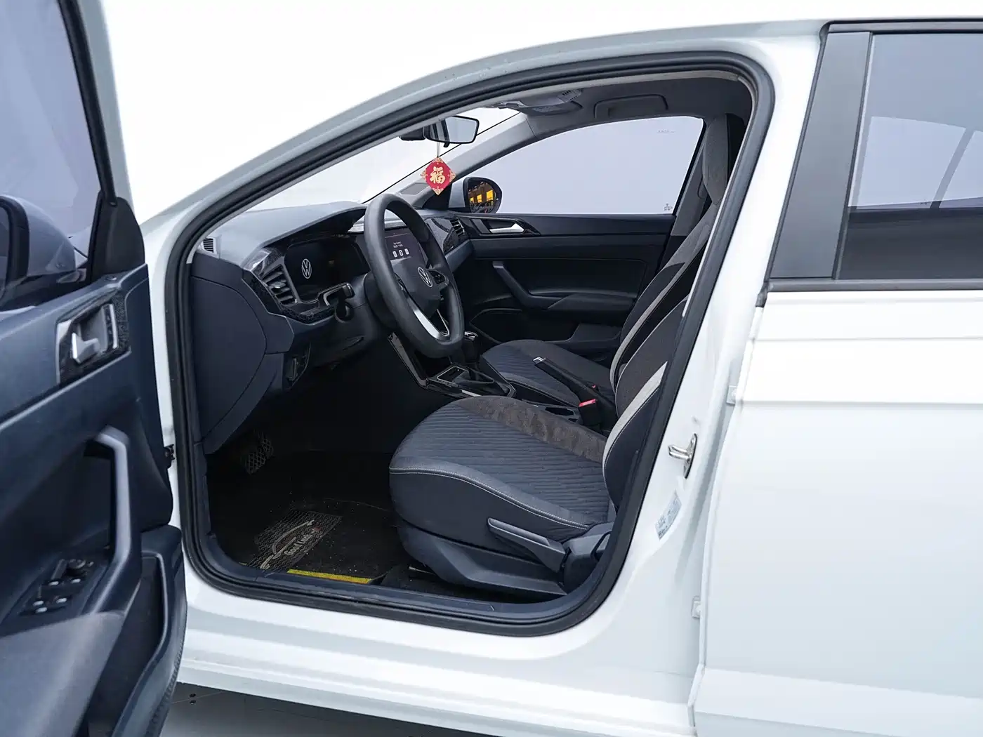 Volkswagen Lavida 2023 Xinrui 1.5L Auto Xinyi Edition фото 14