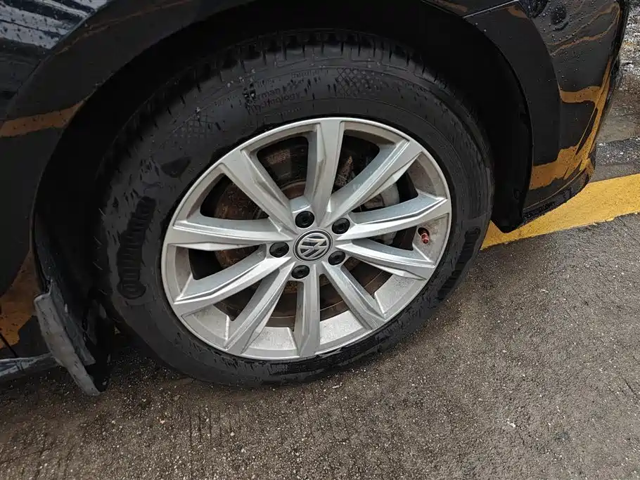 Volkswagen Passat 2017 280TSI DSG Prestige фото 6