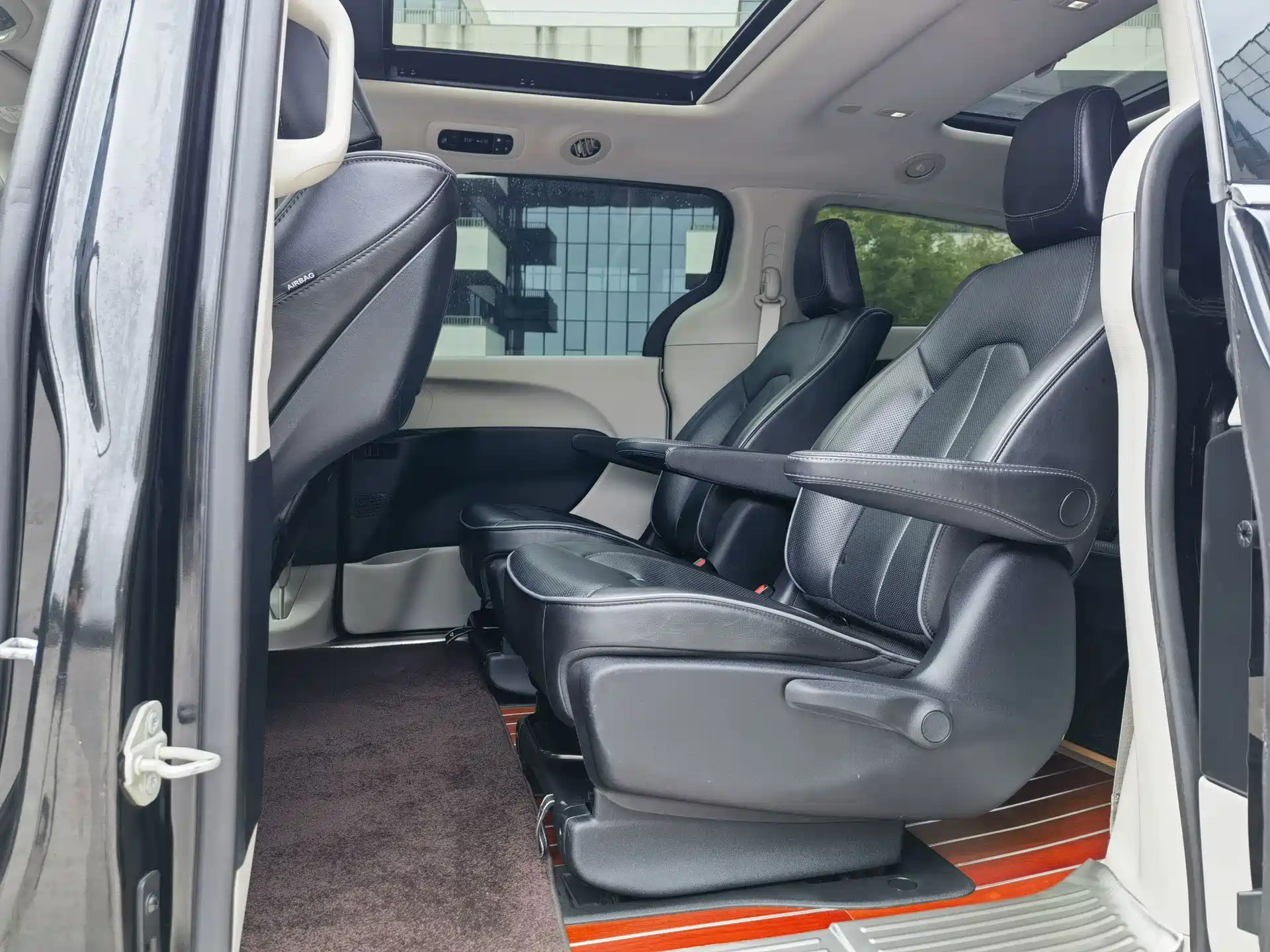 Фото 12 - Chrysler Pacifica PHEV
